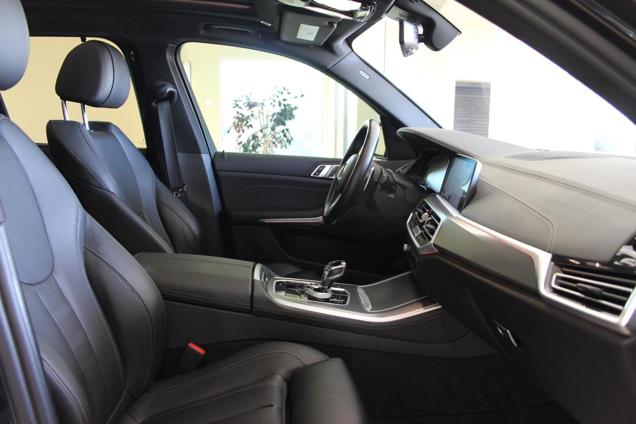 2022 BMW X5 xDrive40i M SPORT PKG ADVANCED DRIVING PKG TOW PKG Photo