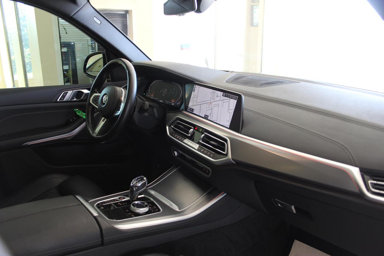 2022 BMW X5 xDrive40i M SPORT PKG ADVANCED DRIVING PKG TOW PKG Photo3