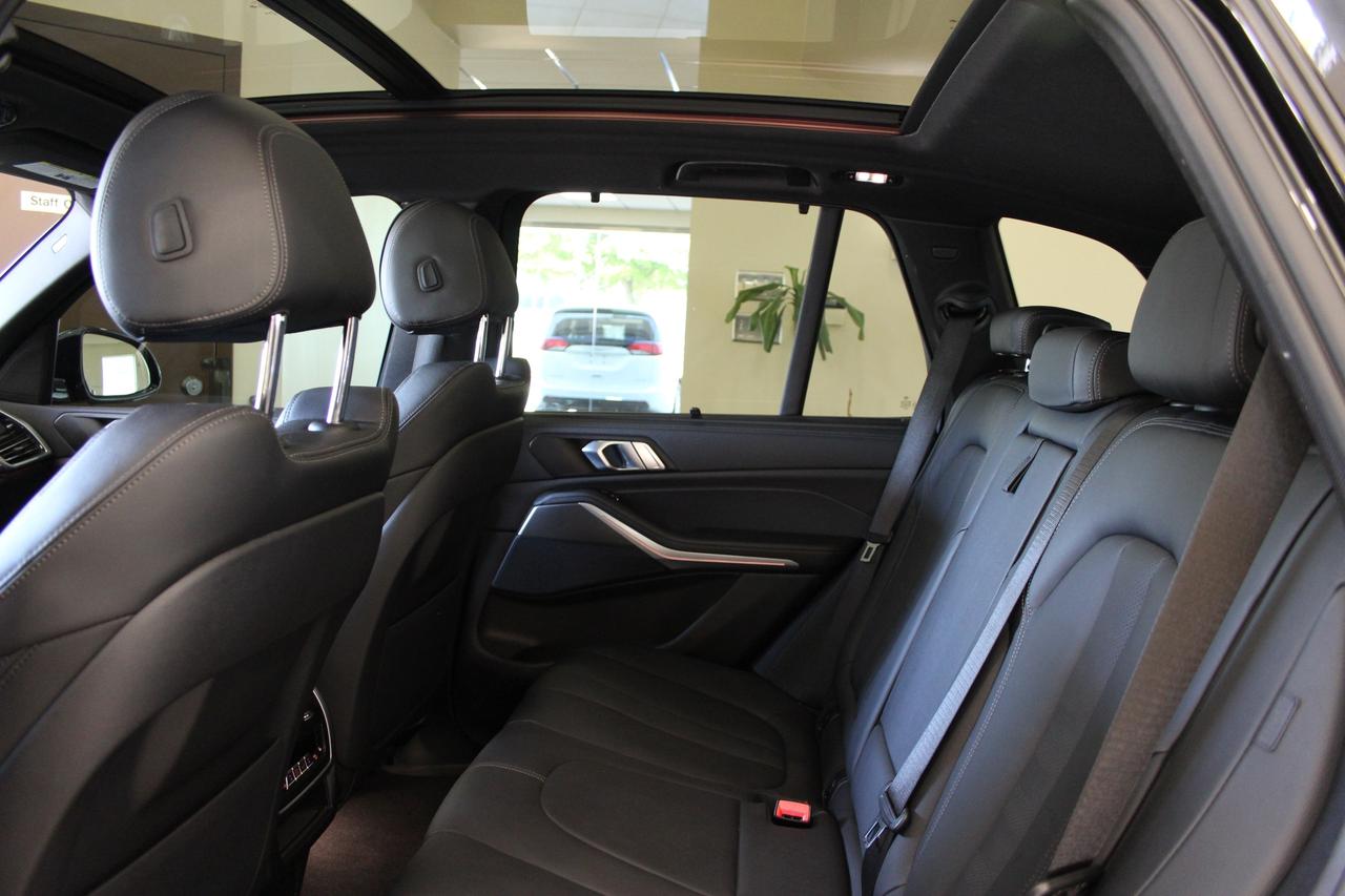 2022 BMW X5 xDrive40i M SPORT PKG ADVANCED DRIVING PKG TOW PKG Photo