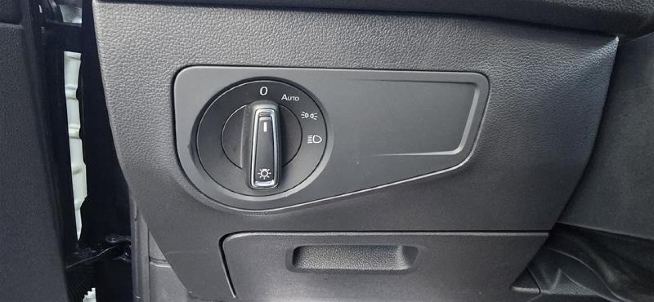 2023 Volkswagen Tiguan Comfortline 2.0T 8sp at w/Tip 4M Photo