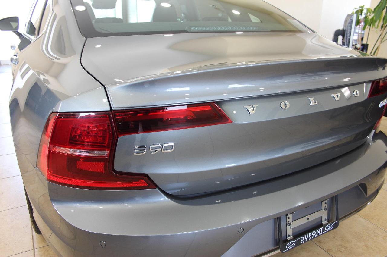 2017 Volvo S90 T6 AWD Momentum Low KM No Accidents! Photo