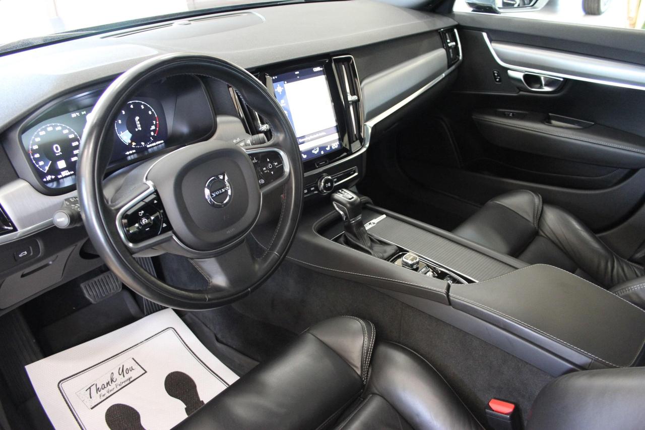 2017 Volvo S90 T6 AWD Momentum Low KM No Accidents! Photo
