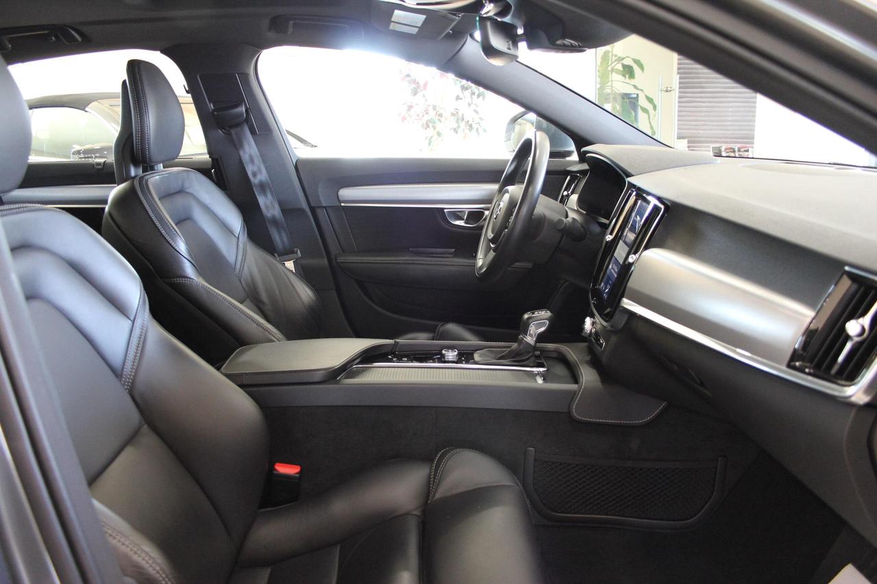 2017 Volvo S90 T6 AWD Momentum Low KM No Accidents! Photo