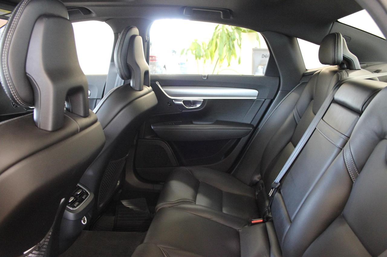 2017 Volvo S90 T6 AWD Momentum Low KM No Accidents! Photo