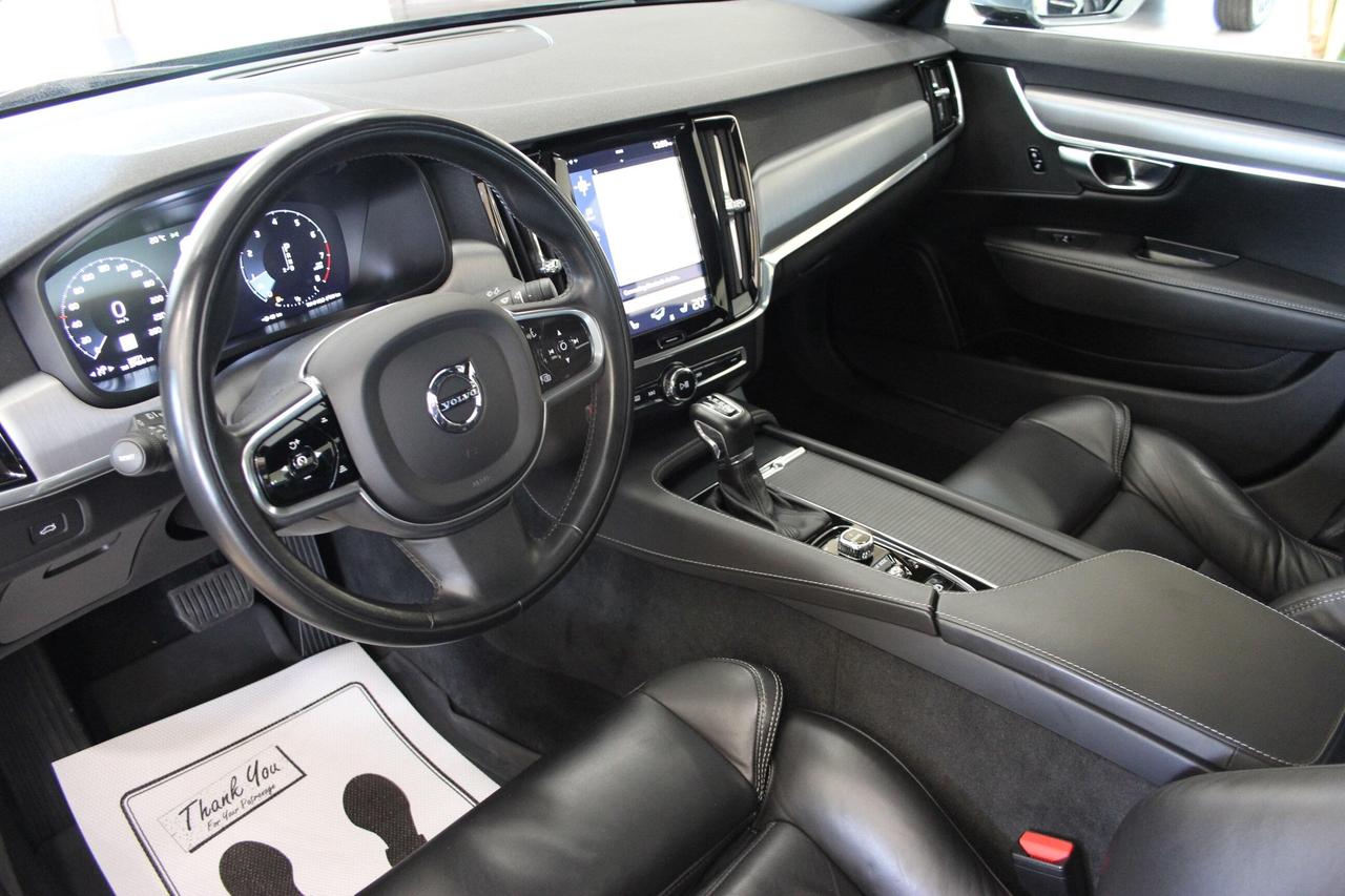 2017 Volvo S90 T6 AWD Momentum Low KM No Accidents! Photo