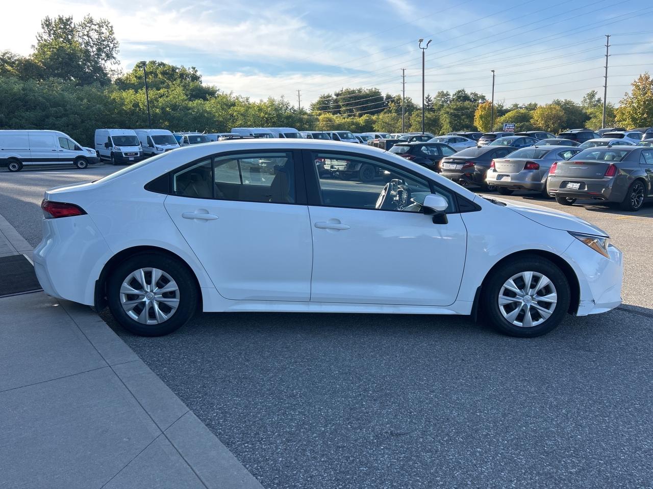 2020 Toyota Corolla LE   Clean Carfax Photo2