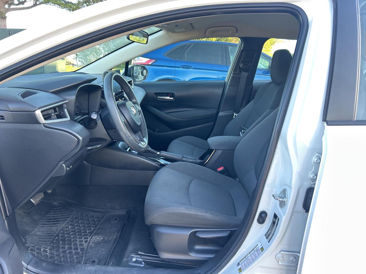 2020 Toyota Corolla LE   Clean Carfax Photo