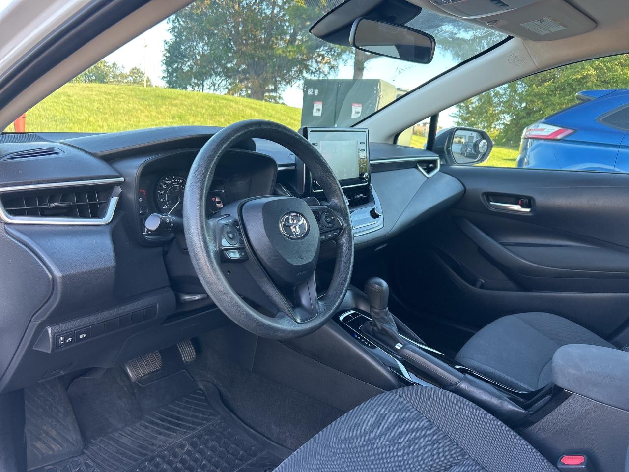 2020 Toyota Corolla LE   Clean Carfax Photo