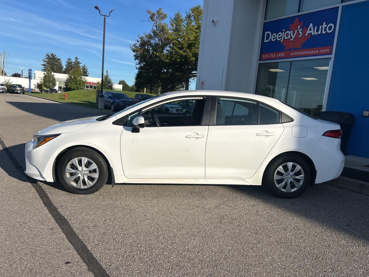 2020 Toyota Corolla LE   Clean Carfax Photo