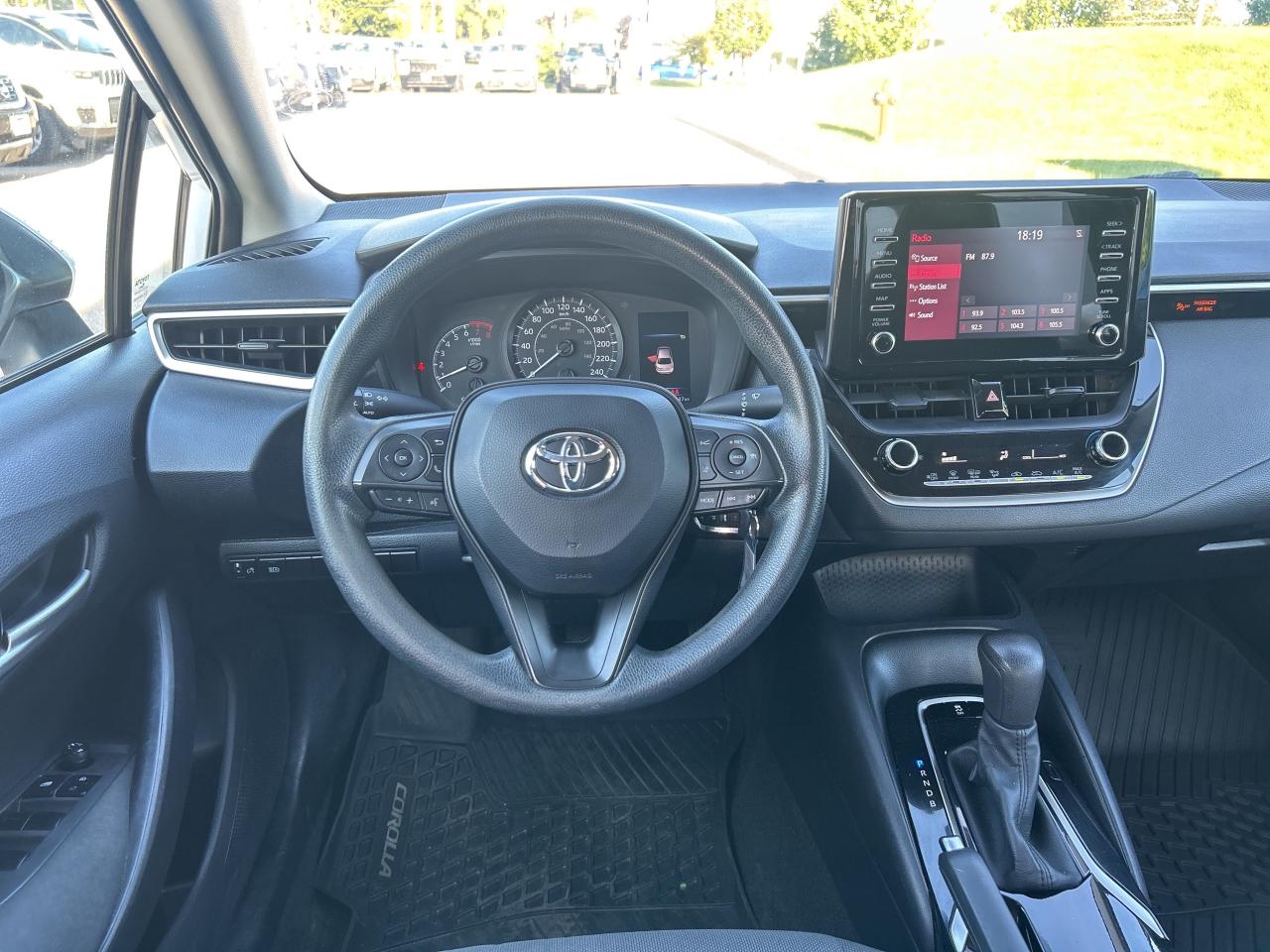 2020 Toyota Corolla LE   Clean Carfax Photo
