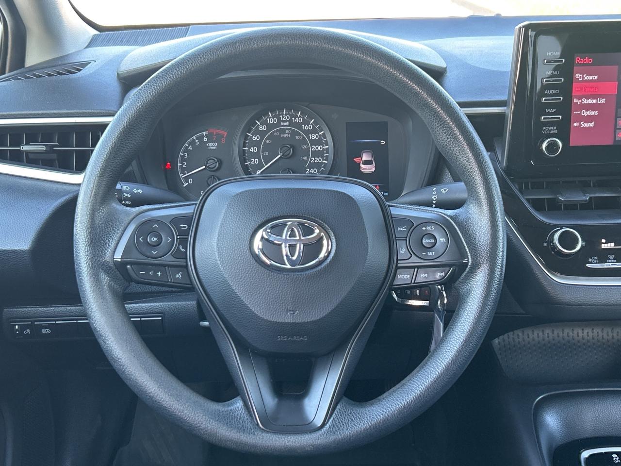 2020 Toyota Corolla LE   Clean Carfax Photo