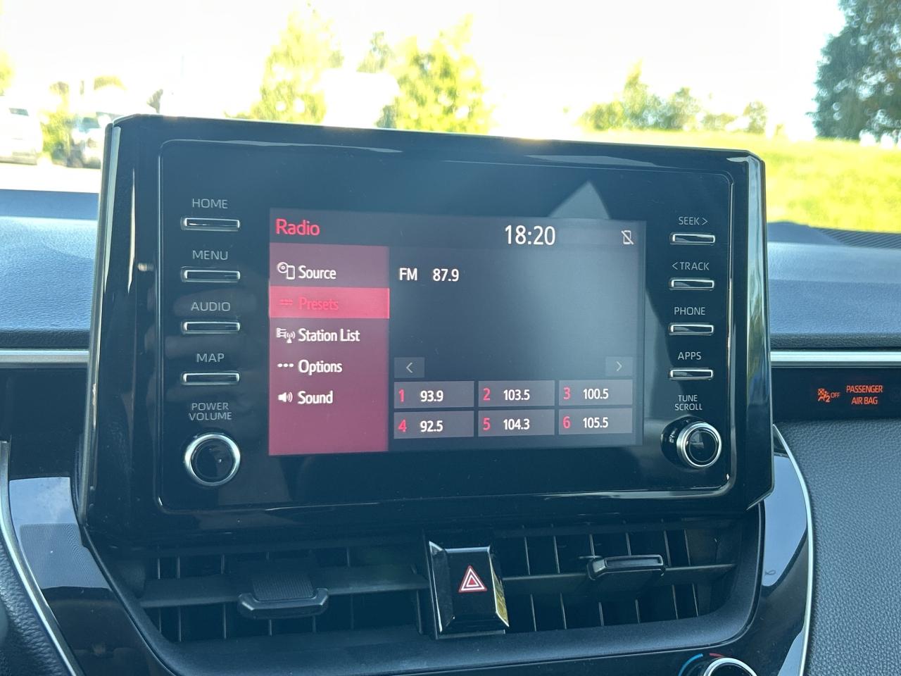 2020 Toyota Corolla LE   Clean Carfax Photo