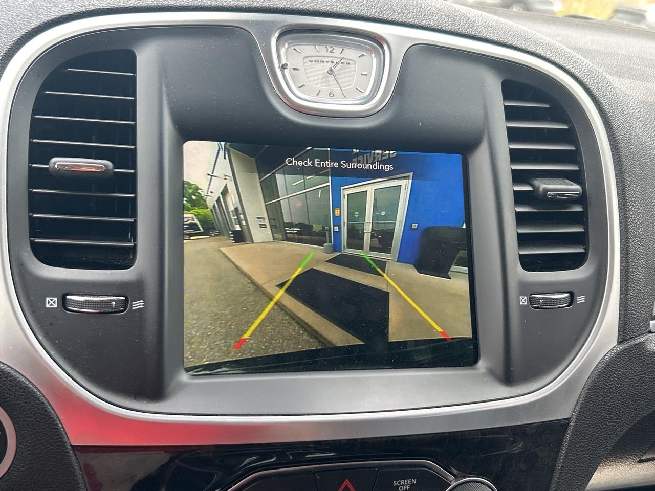 2023 Chrysler 300 Touring    Panoramic Roof    AWD I  NAV Photo