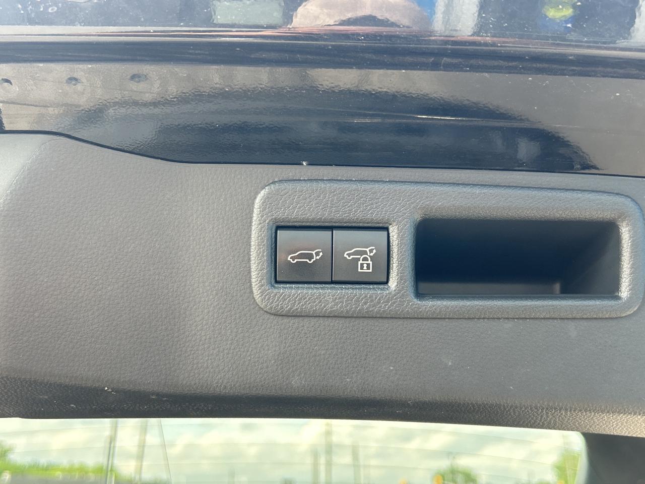 2023 Toyota Venza LE Hybrid   Clean Carfax Photo