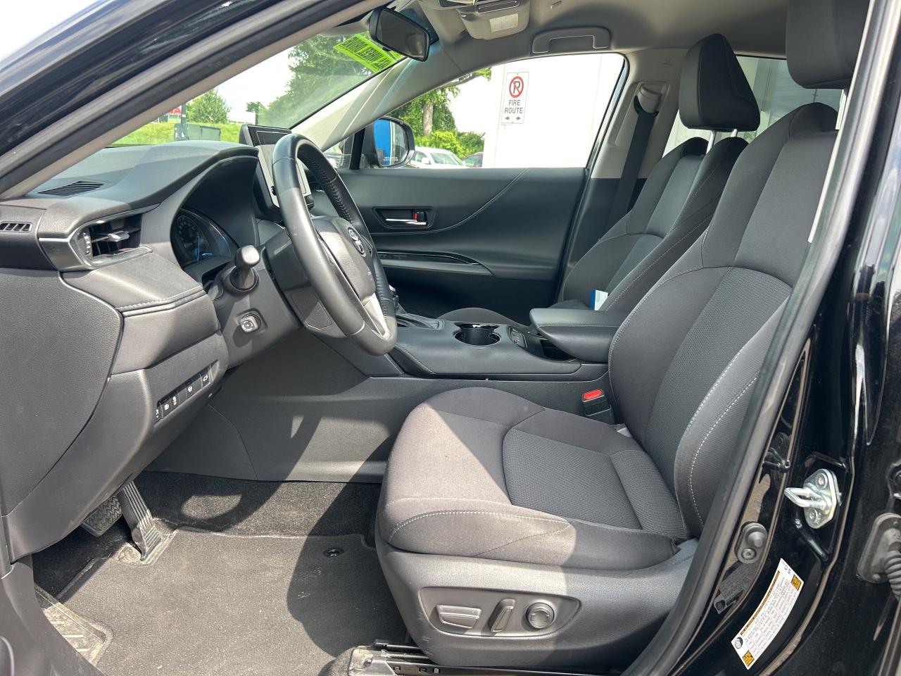 2023 Toyota Venza LE Hybrid   Clean Carfax Photo