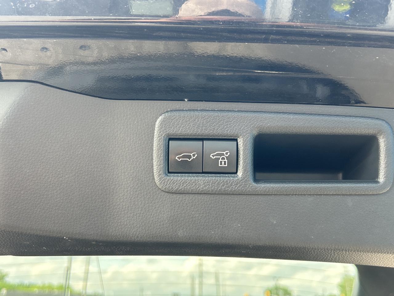 2023 Toyota Venza LE Hybrid   Clean Carfax Photo