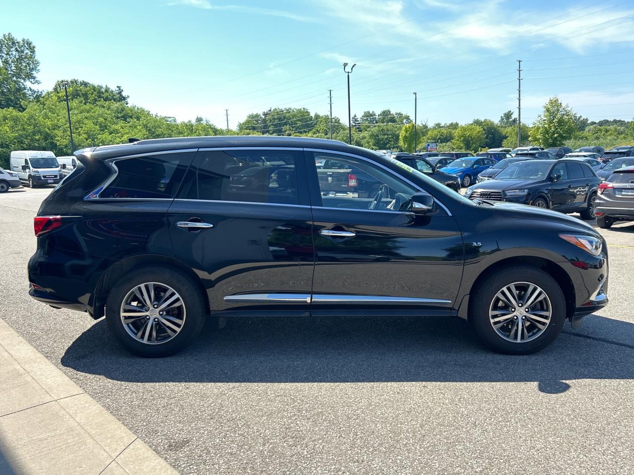 2020 Infiniti QX60 Essential   7 Seats   Safety Tech   Clean Carfax Photo2