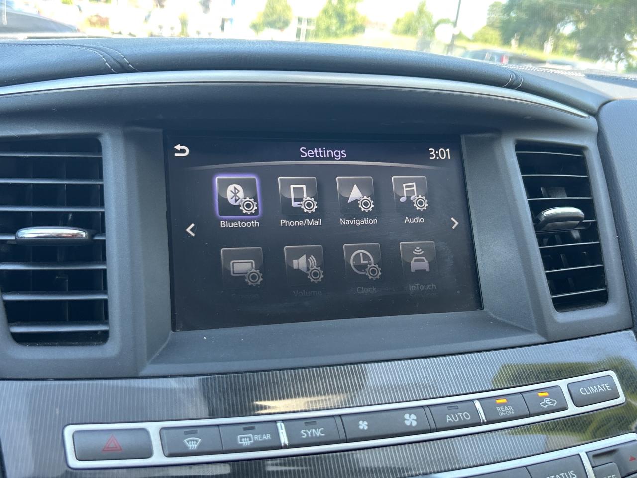 2020 Infiniti QX60 Essential   7 Seats   Safety Tech   Clean Carfax Photo