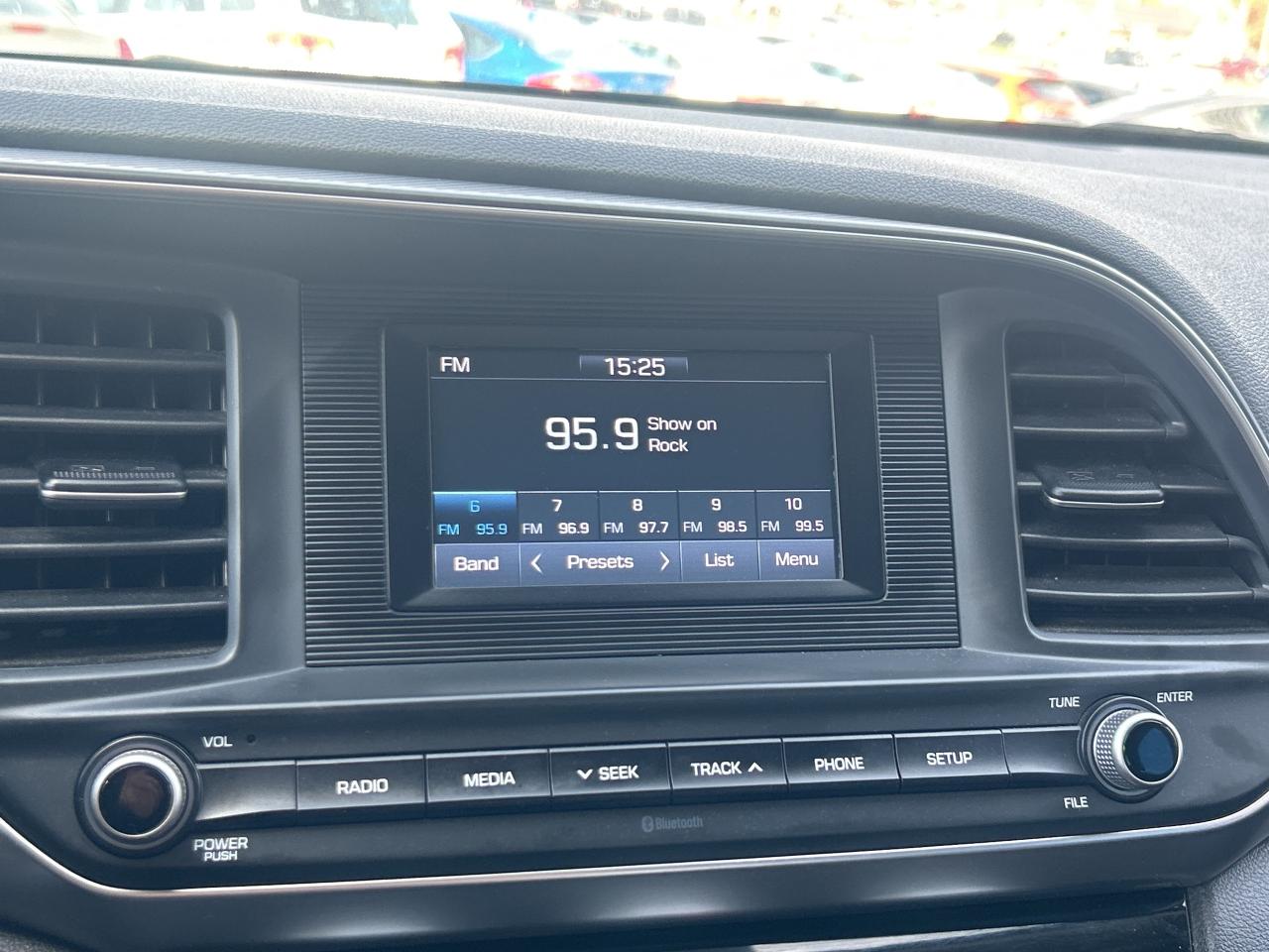 2020 Hyundai Elantra Essential   Clean Carfax Photo