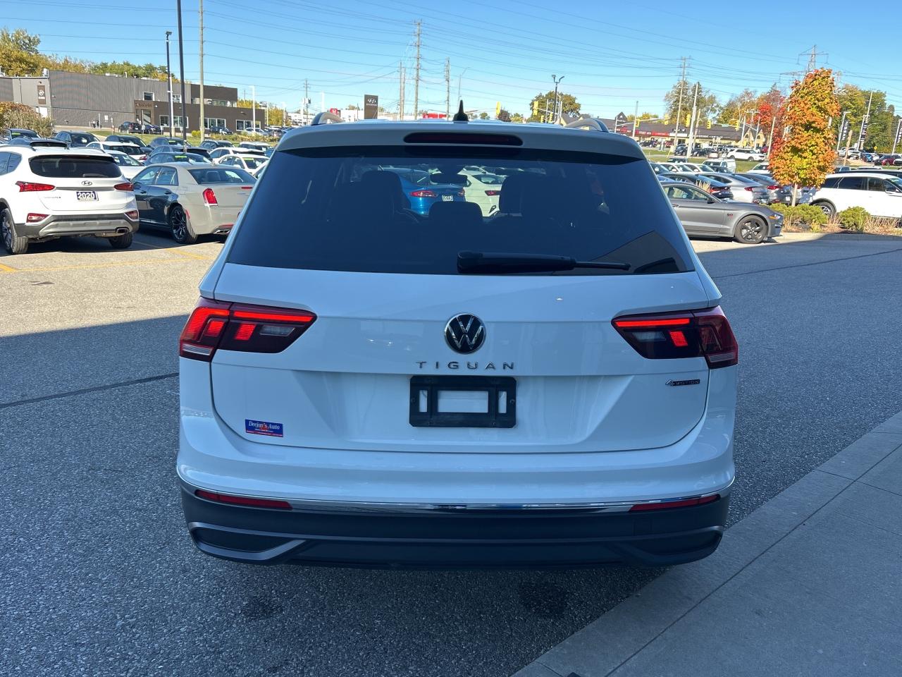 2024 Volkswagen Tiguan Comfortline 4MOTION    Pano Roof   Clean Carfax Photo3