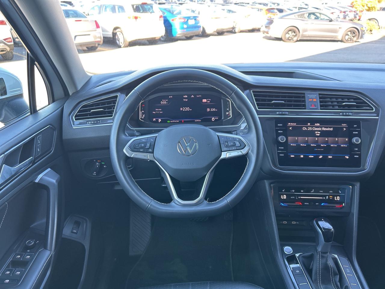 2024 Volkswagen Tiguan Comfortline 4MOTION    Pano Roof   Clean Carfax Photo