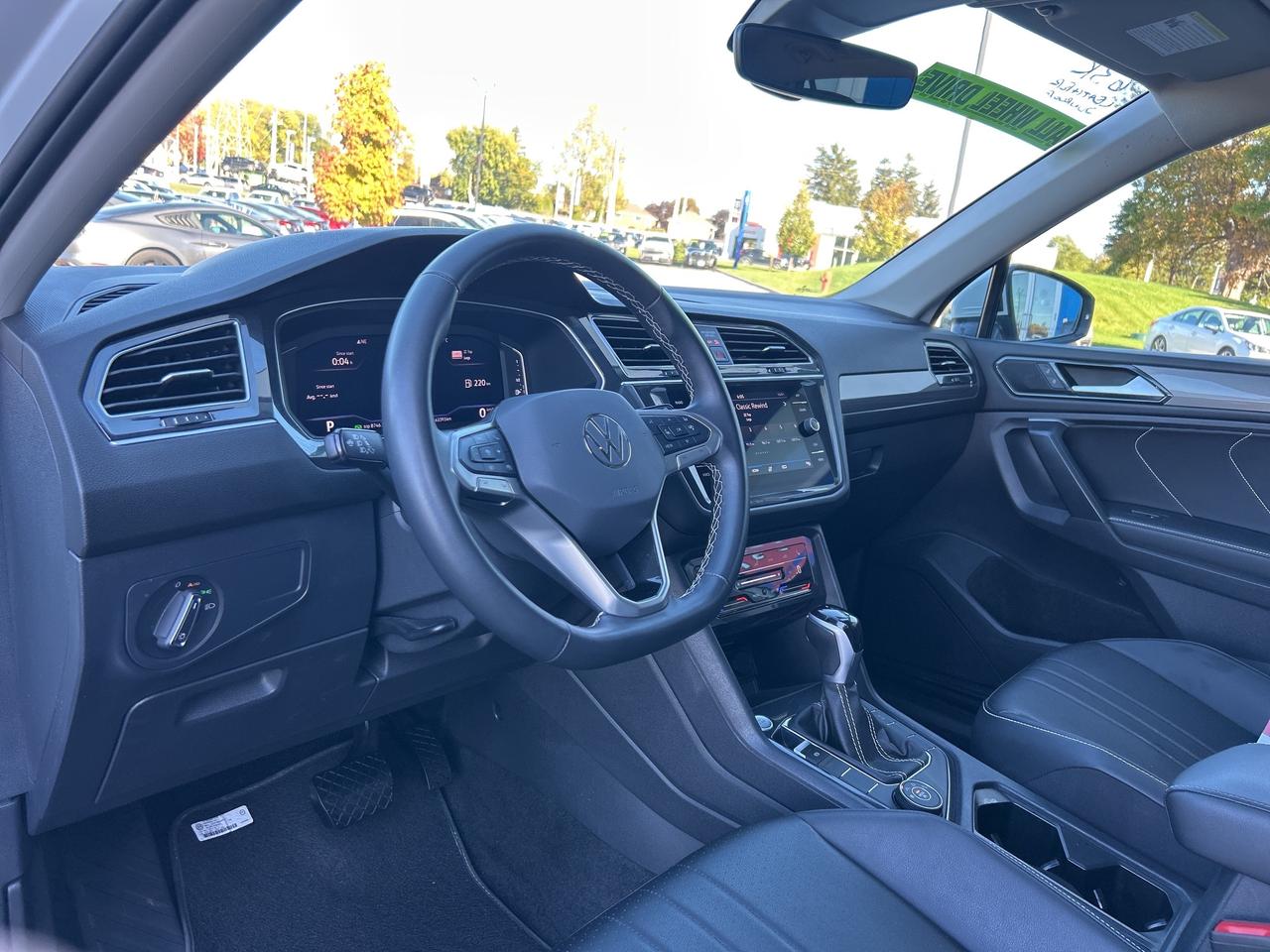 2024 Volkswagen Tiguan Comfortline 4MOTION    Pano Roof   Clean Carfax Photo