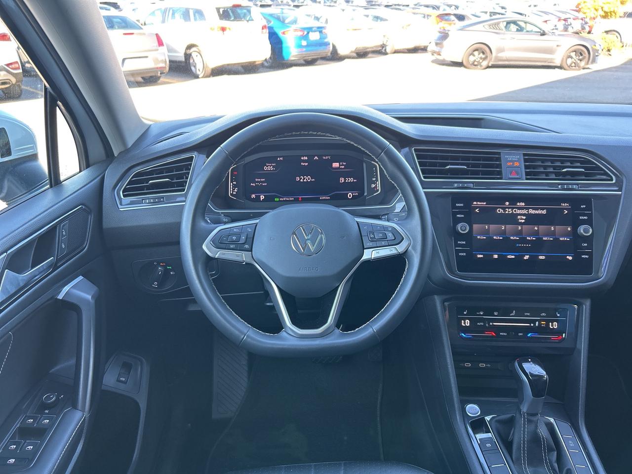 2024 Volkswagen Tiguan Comfortline 4MOTION    Pano Roof   Clean Carfax Photo