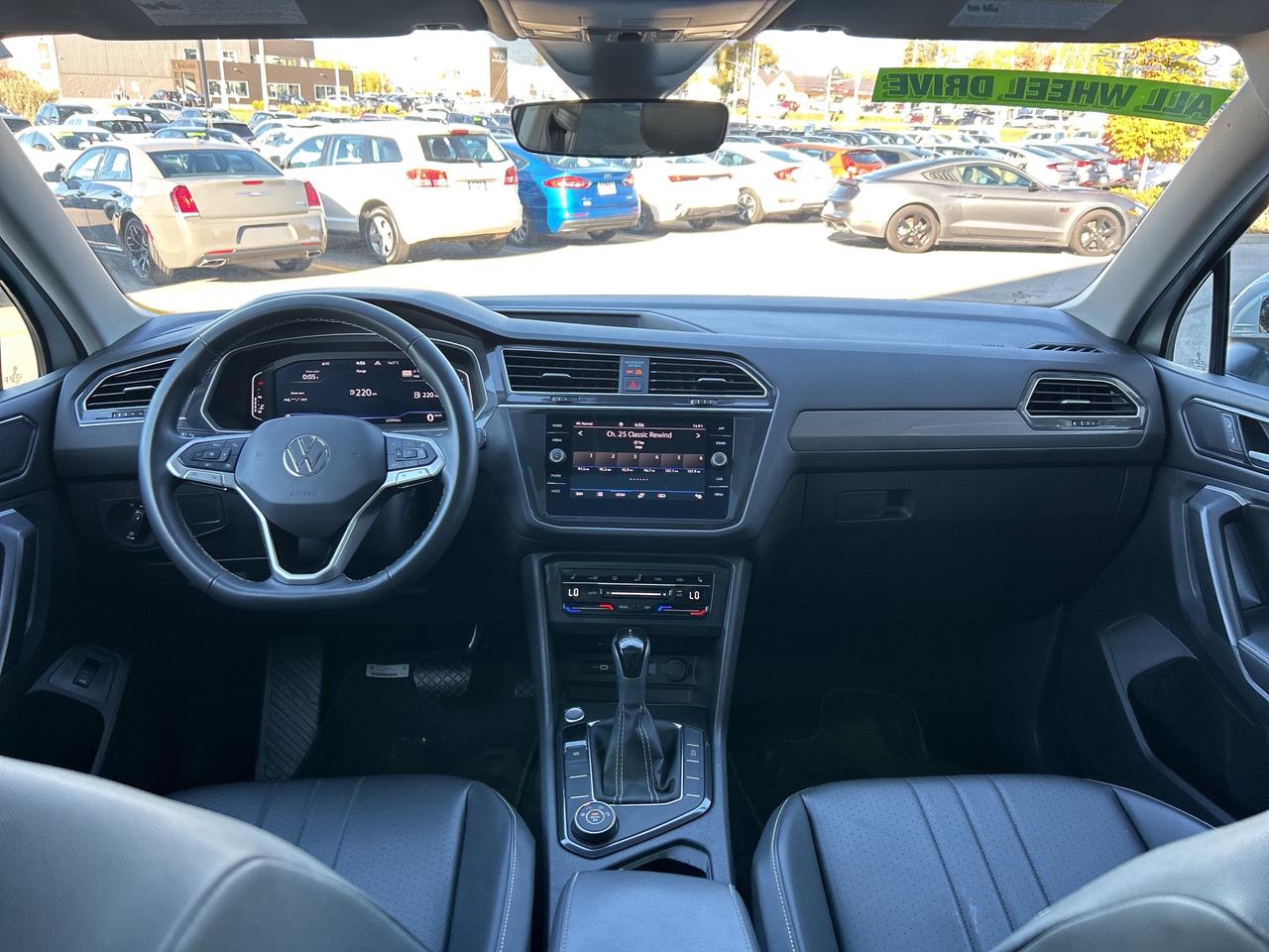 2024 Volkswagen Tiguan Comfortline 4MOTION    Pano Roof   Clean Carfax Photo