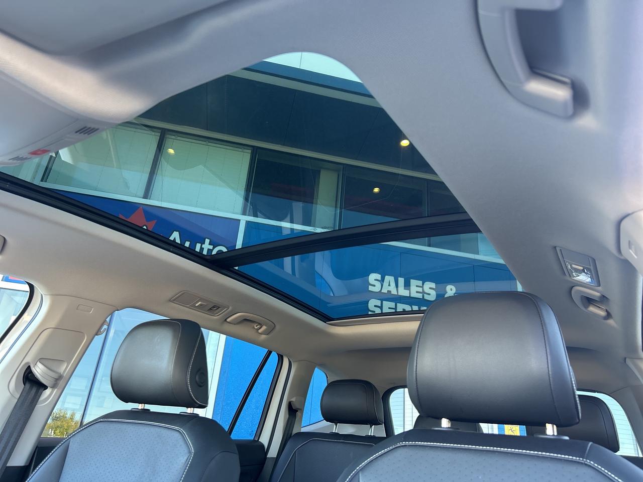 2024 Volkswagen Tiguan Comfortline 4MOTION    Pano Roof   Clean Carfax Photo