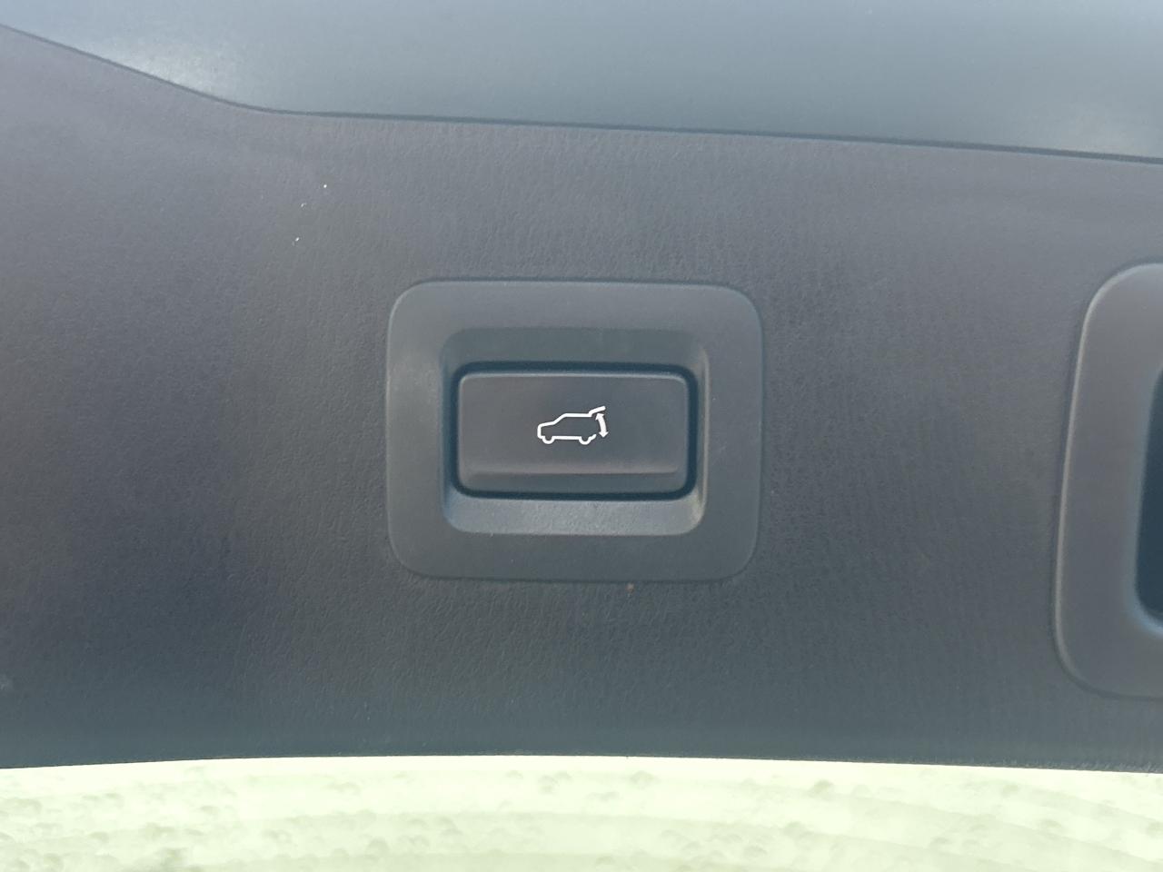2019 Mazda CX-5 GS   Leatherette   CarPlay   Clean Carfax Photo