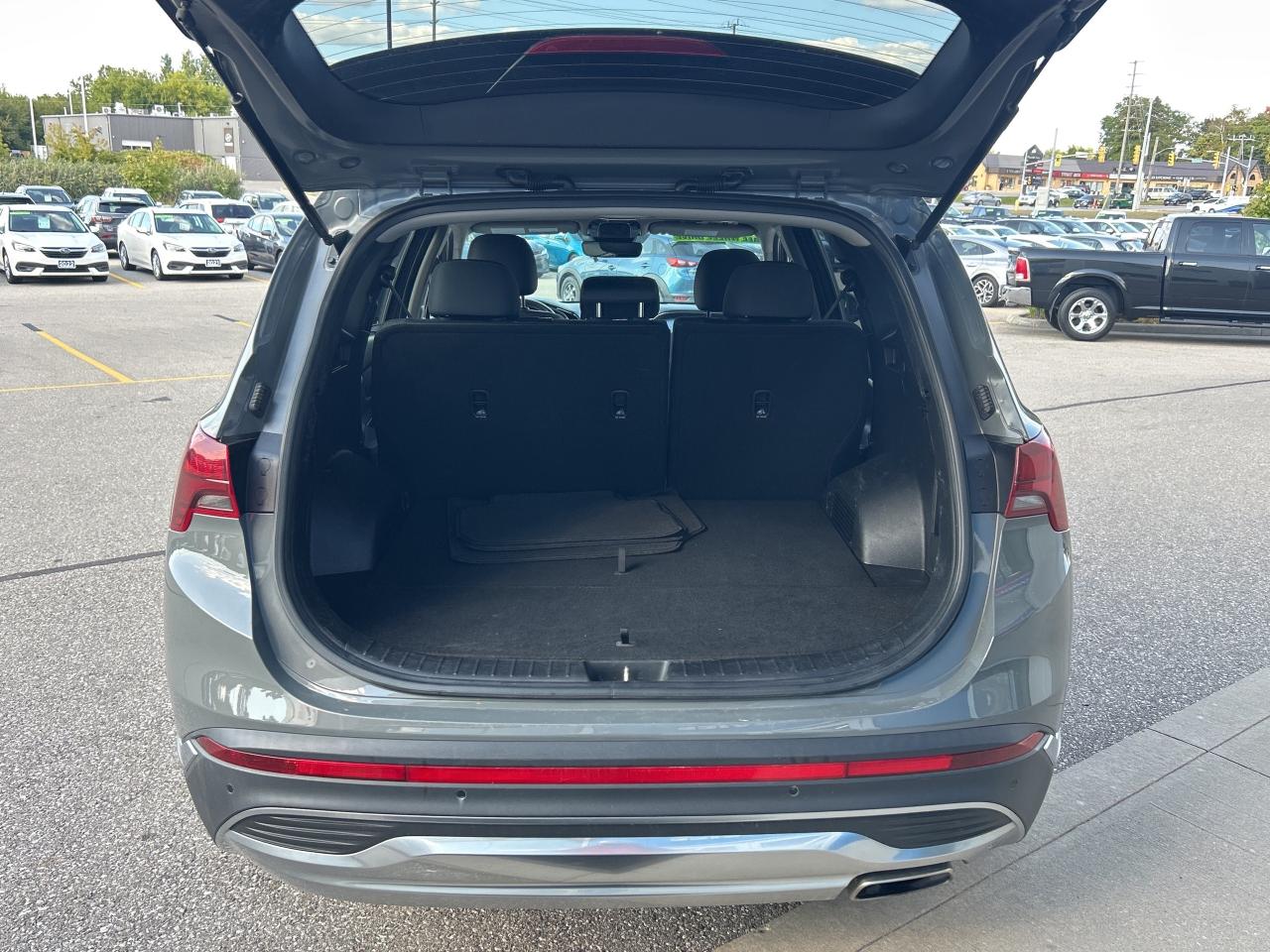 2022 Hyundai Santa Fe Preferred Photo4