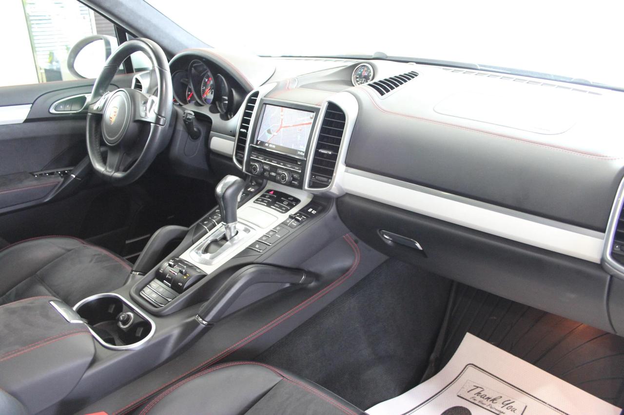 2014 Porsche Cayenne GTS 420HP NAVI REARCAM PANOROOF 21"SPORT WHEELS Photo3