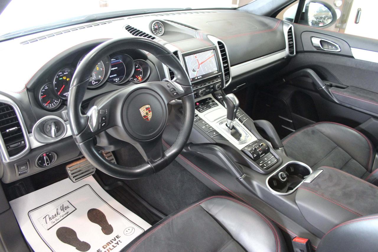 2014 Porsche Cayenne GTS 420HP NAVI REARCAM PANOROOF 21"SPORT WHEELS Photo