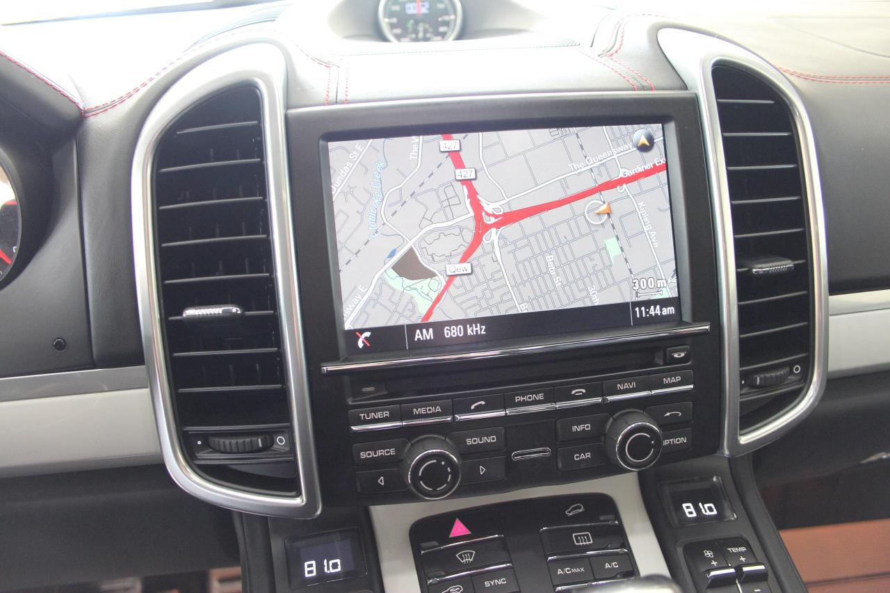 2014 Porsche Cayenne GTS 420HP NAVI REARCAM PANOROOF 21"SPORT WHEELS Photo