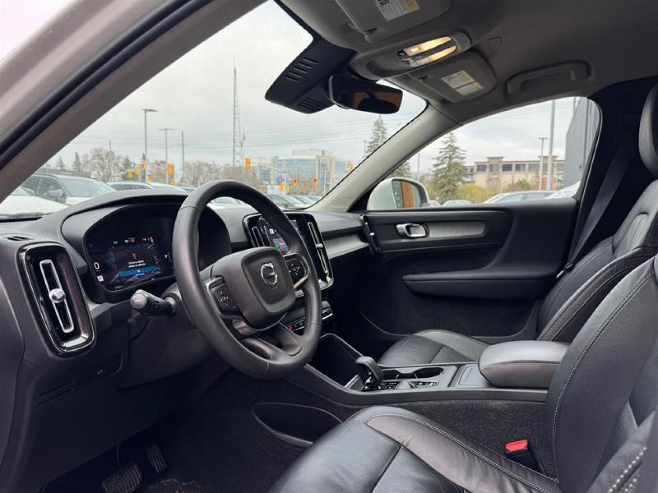 2023 Volvo XC40 B5 AWD Core Photo