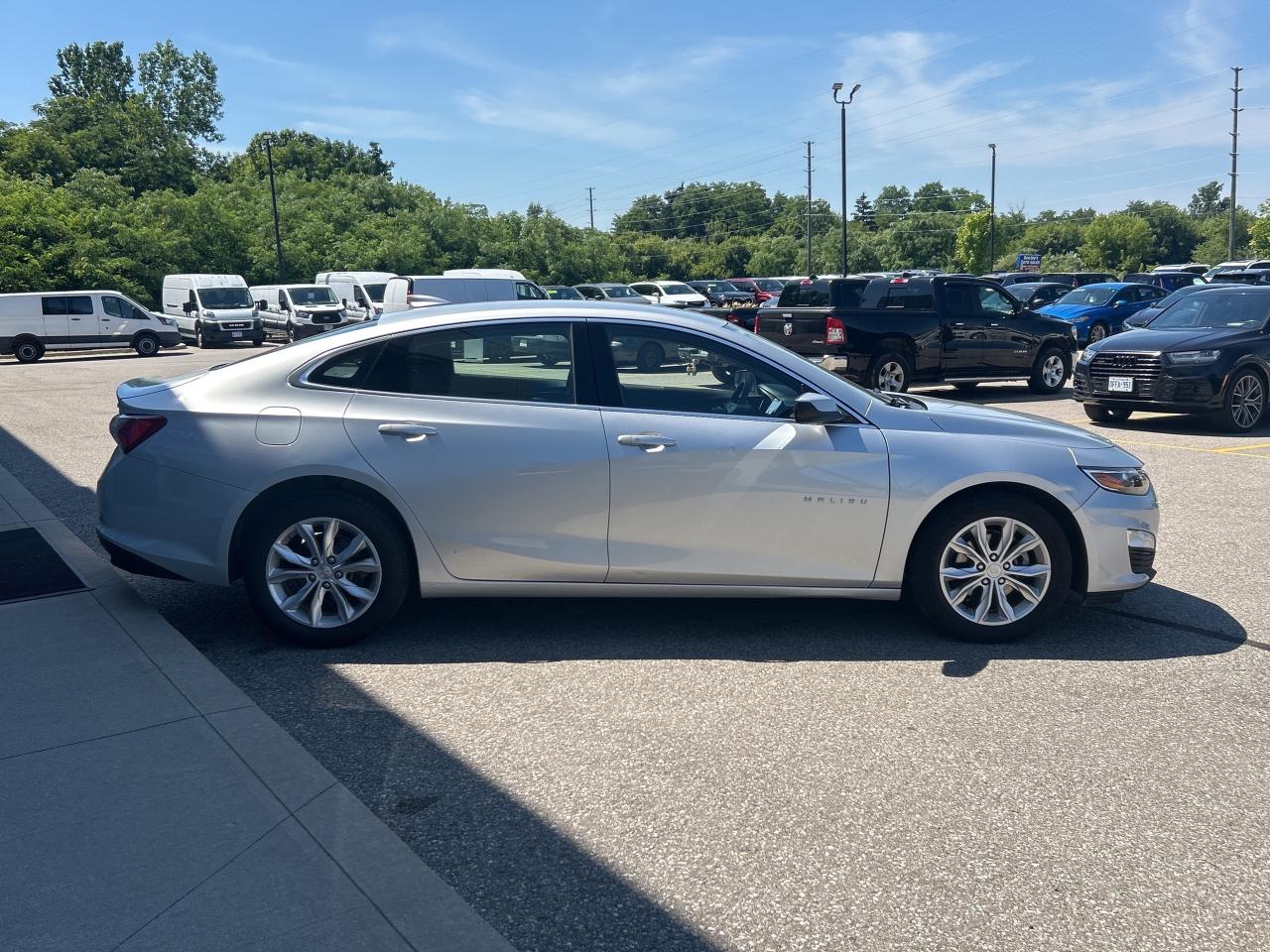 2020 Chevrolet Malibu LT   CarPlay + Android Auto   Remote Start Photo2