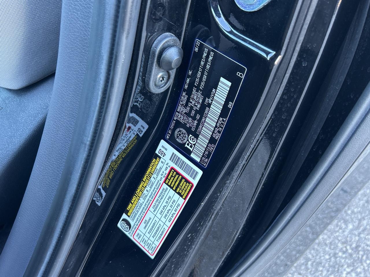 2022 Toyota Sienna LE Hybrid 8-Passenger    Clean Carfax Photo