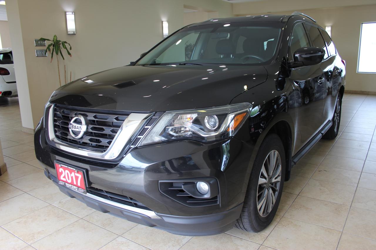 2017 Nissan Pathfinder SV 4WD LOW KM! Photo