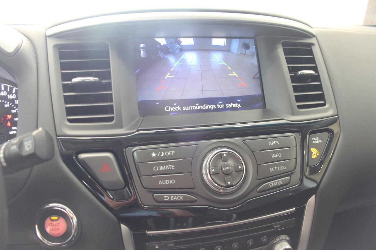 2017 Nissan Pathfinder SV 4WD LOW KM! Photo