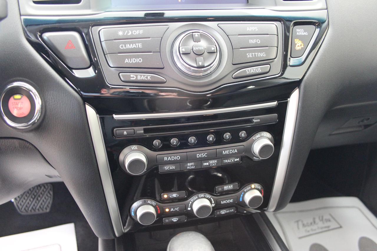 2017 Nissan Pathfinder SV 4WD LOW KM! Photo