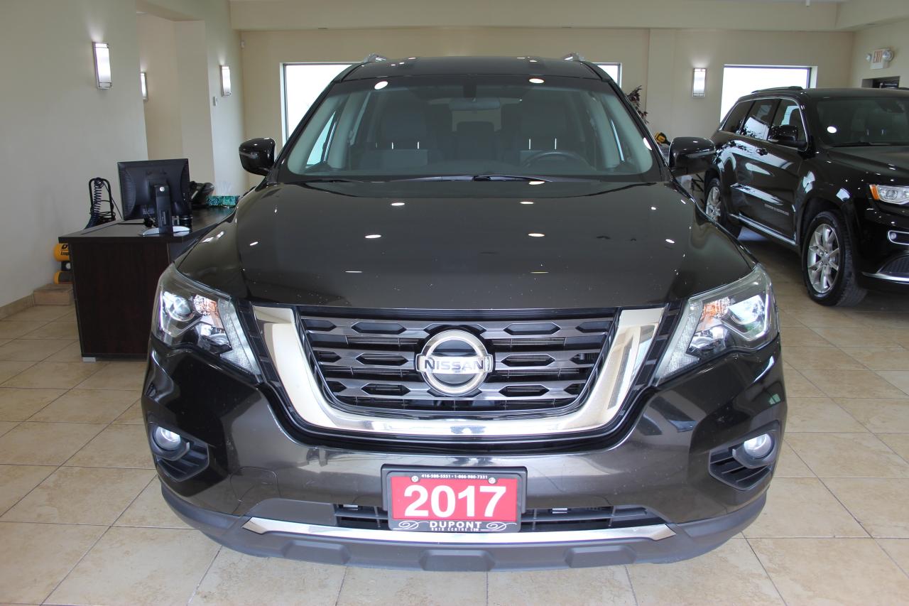 2017 Nissan Pathfinder SV 4WD LOW KM! Photo