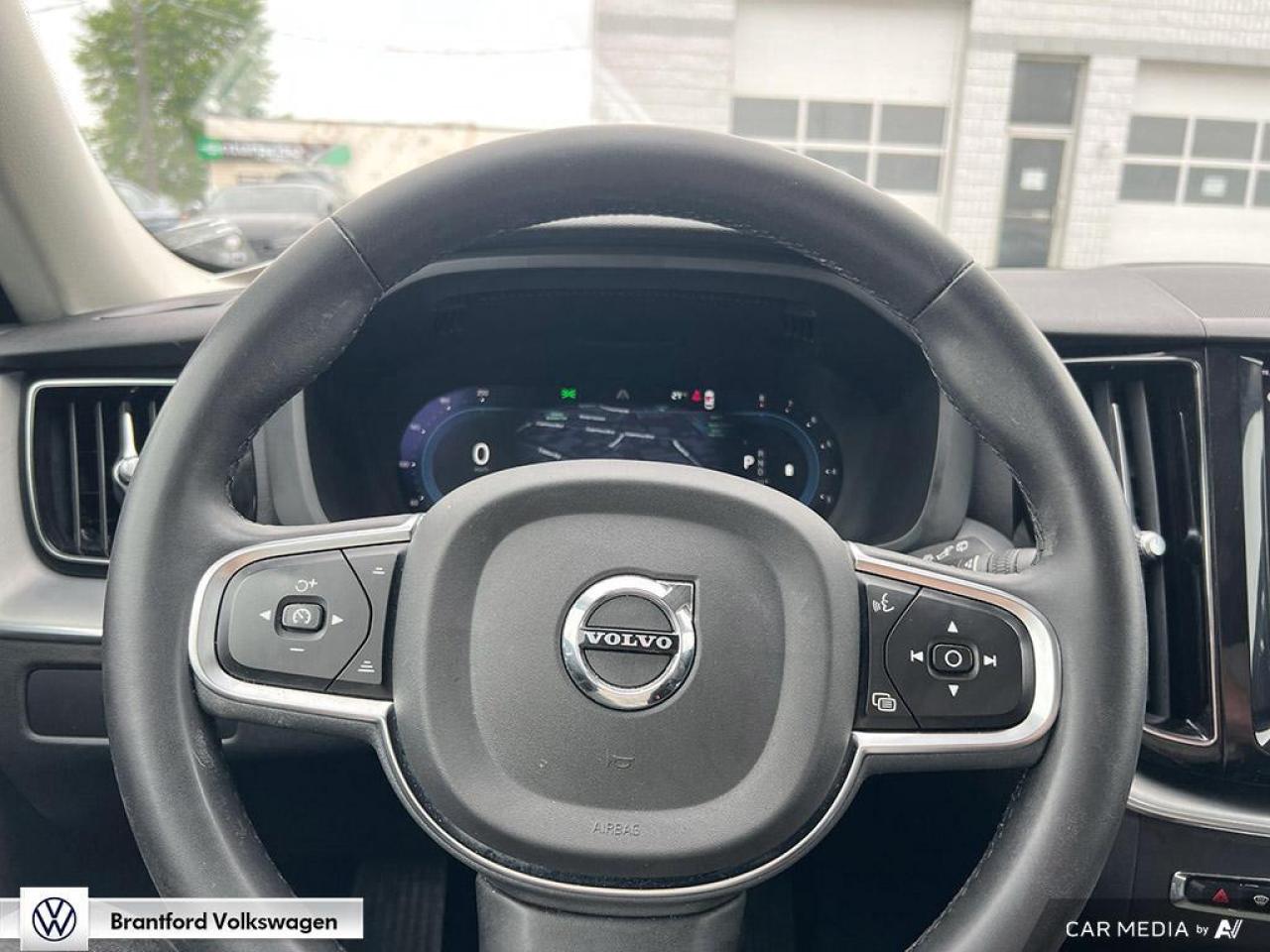 2023 Volvo XC60 B6 Core Photo