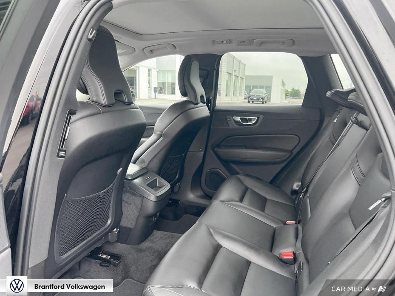 2023 Volvo XC60 B6 Core Photo