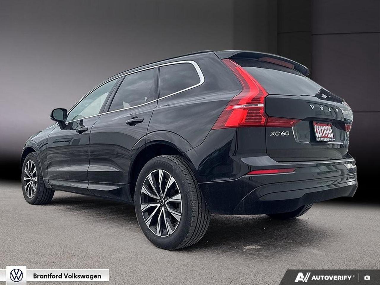 2023 Volvo XC60 Core Photo3