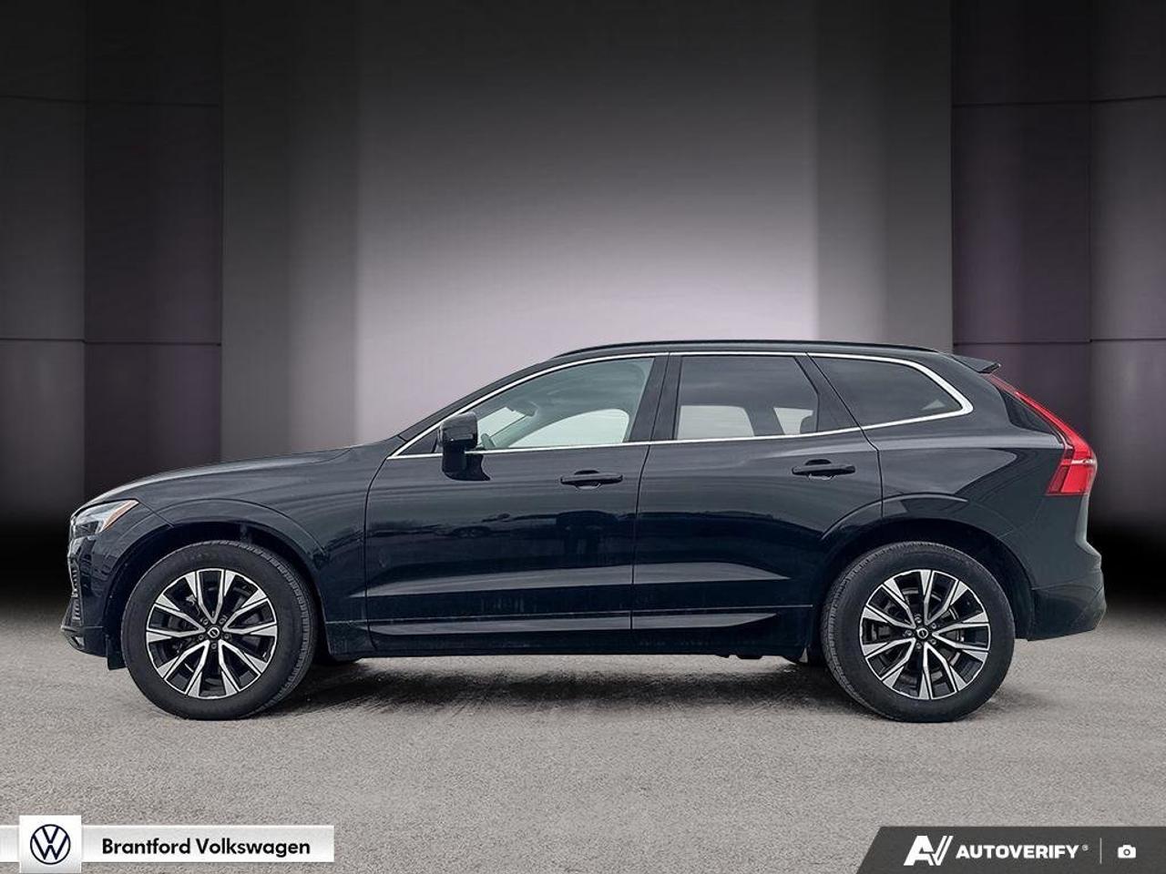 2023 Volvo XC60 Core Photo2