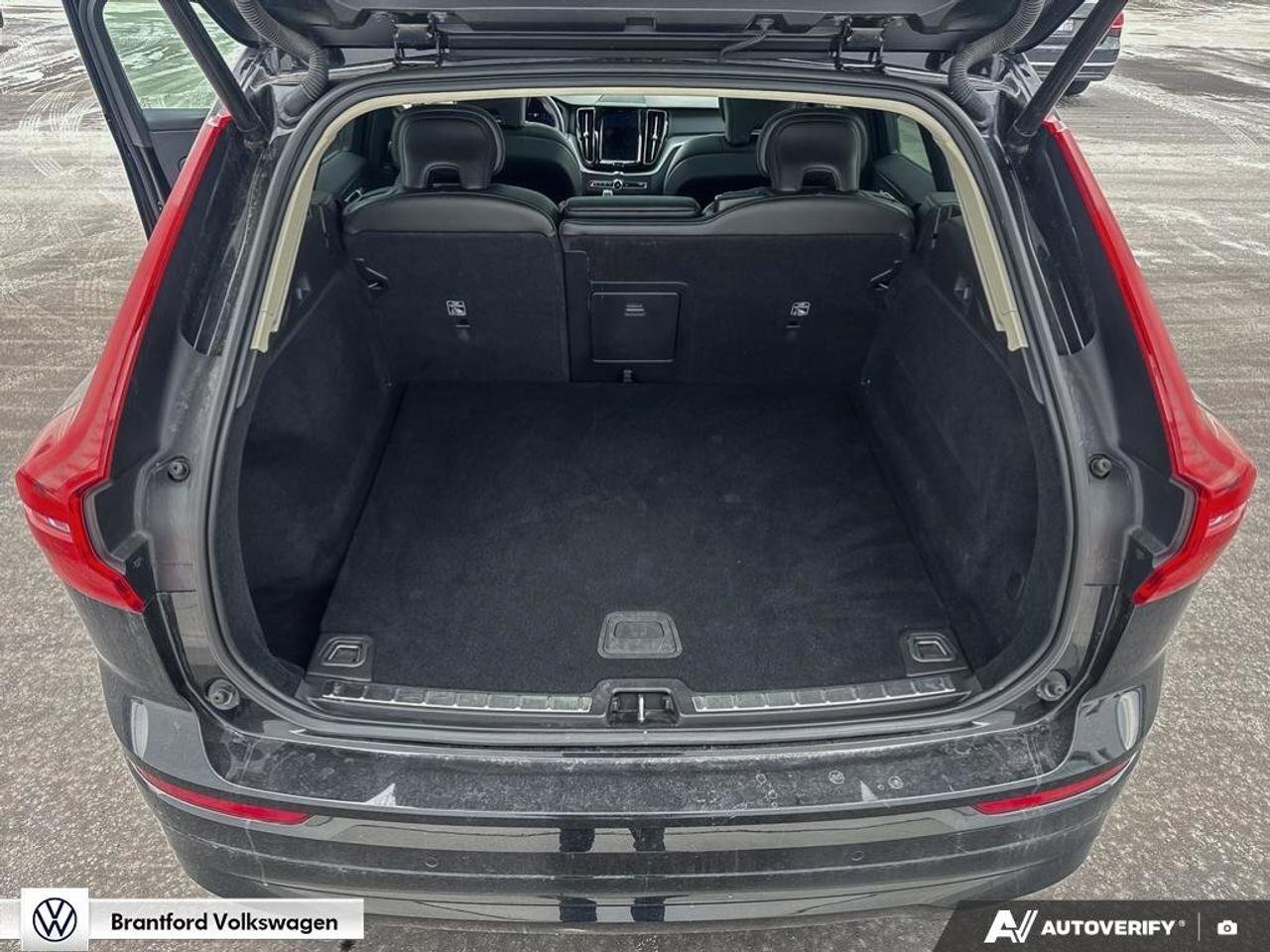 2023 Volvo XC60 Core Photo