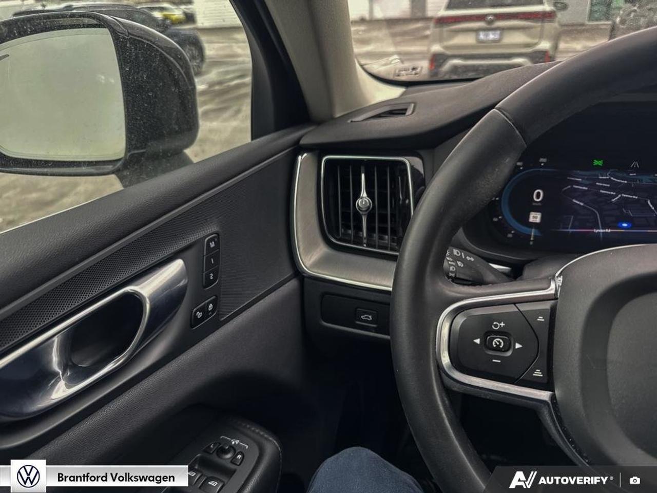 2023 Volvo XC60 Core Photo