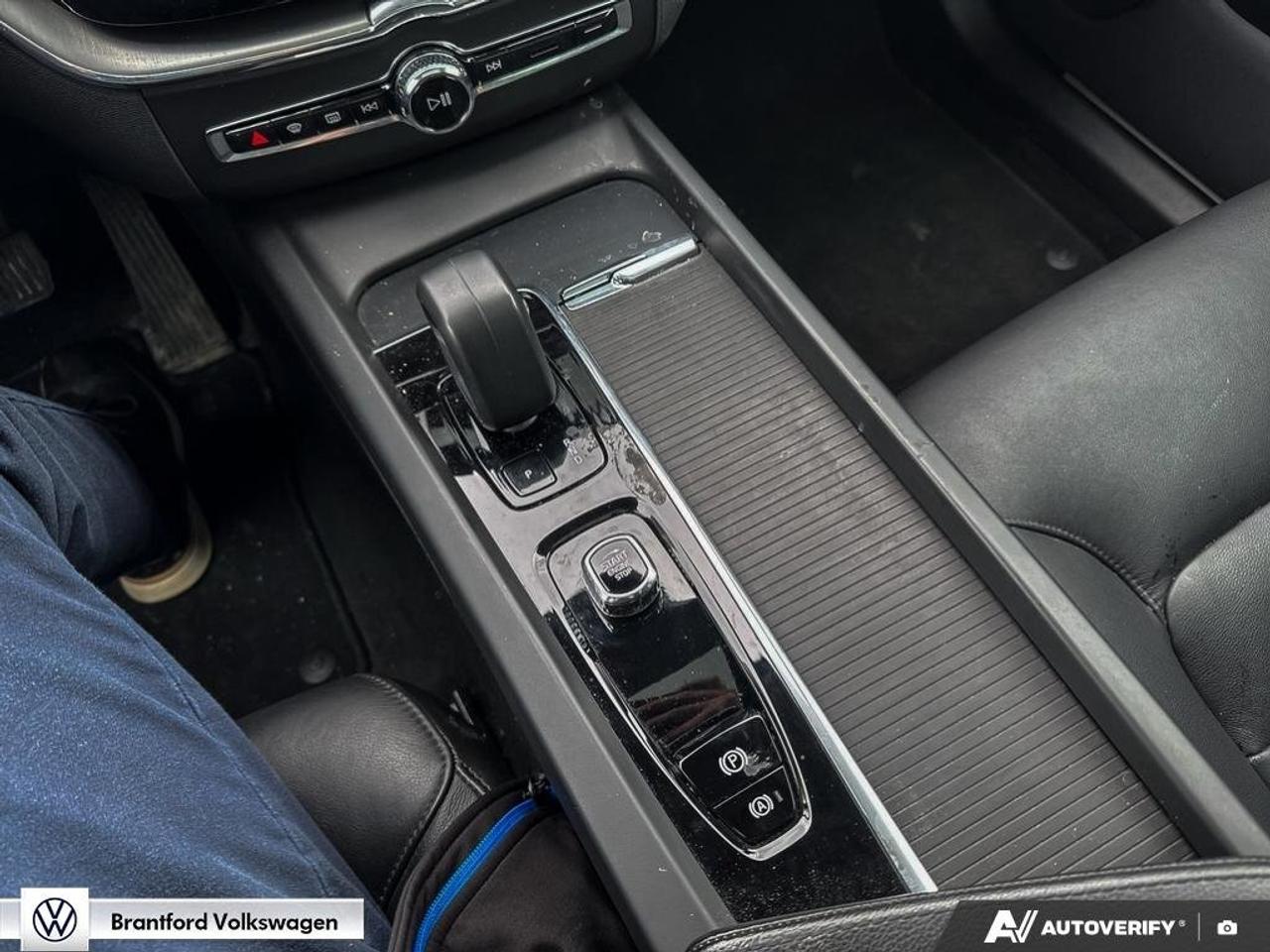 2023 Volvo XC60 Core Photo