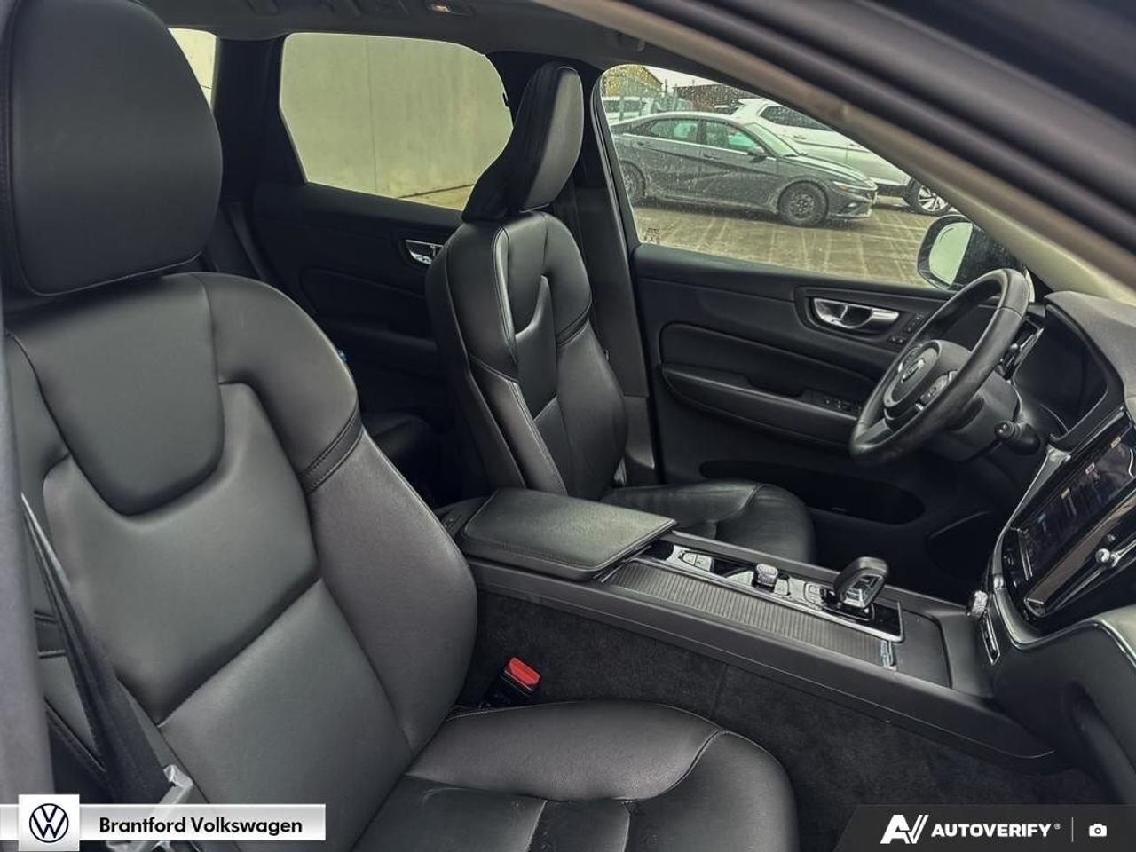 2023 Volvo XC60 Core Photo