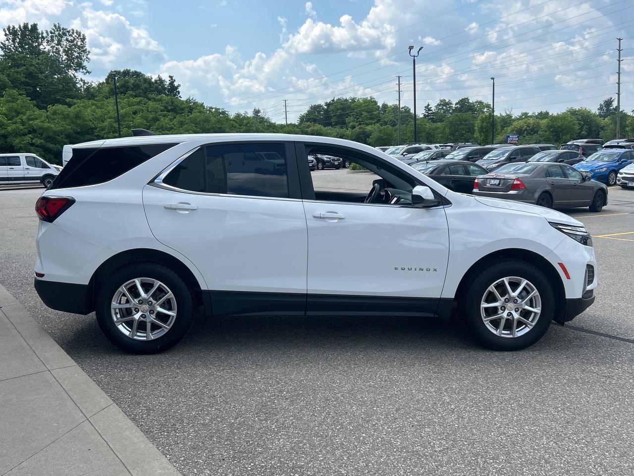 2022 Chevrolet Equinox LT   Factory Warranty   Clean Carfax Photo2